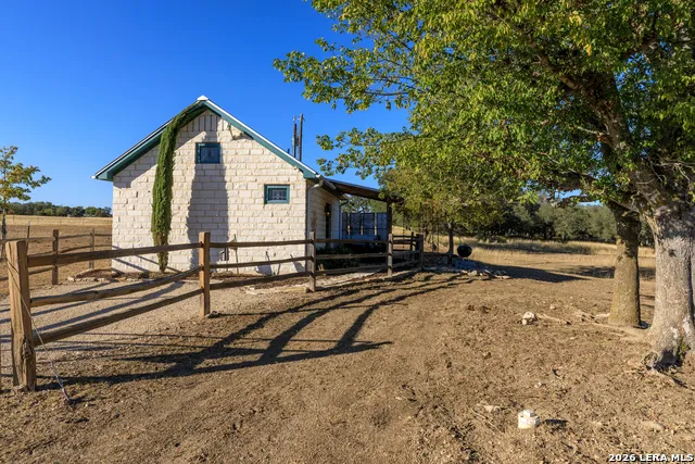 237 Twisted Timbers Rd Fredericksburg, TX 78624