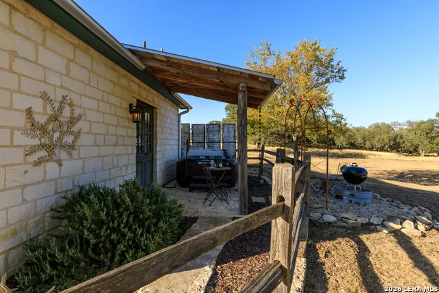 237 Twisted Timbers Rd Fredericksburg, TX 78624