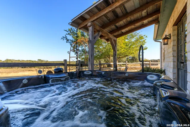 237 Twisted Timbers Rd Fredericksburg, TX 78624