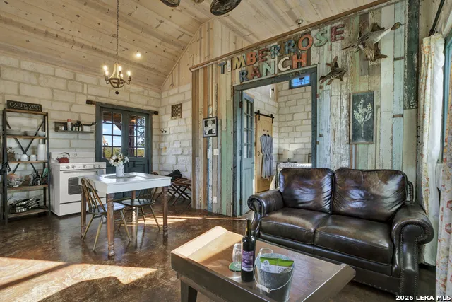 237 Twisted Timbers Rd Fredericksburg, TX 78624