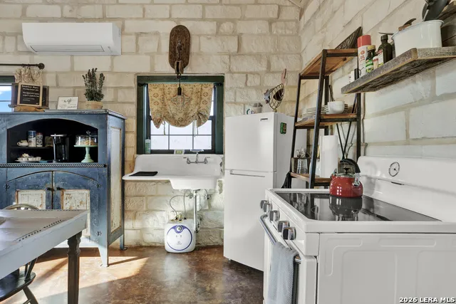 237 Twisted Timbers Rd Fredericksburg, TX 78624