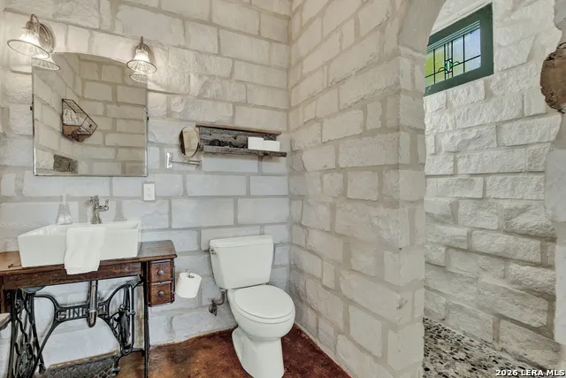 237 Twisted Timbers Rd Fredericksburg, TX 78624