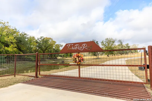 237 Twisted Timbers Rd Fredericksburg, TX 78624
