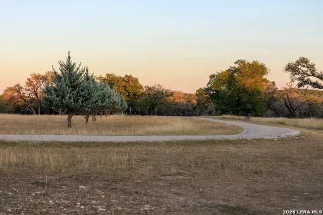 237 Twisted Timbers Rd Fredericksburg, TX 78624