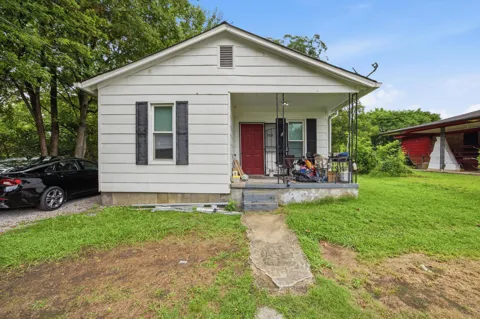 2009 Robbins Street