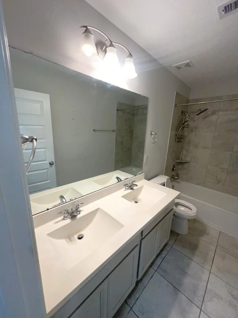 7118 Fannin Street Pearland, TX 77584