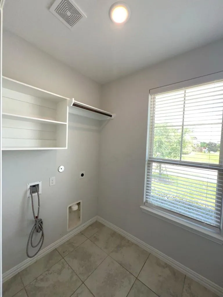 7118 Fannin Street Pearland, TX 77584