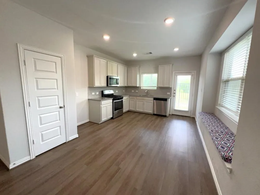 7118 Fannin Street Pearland, TX 77584