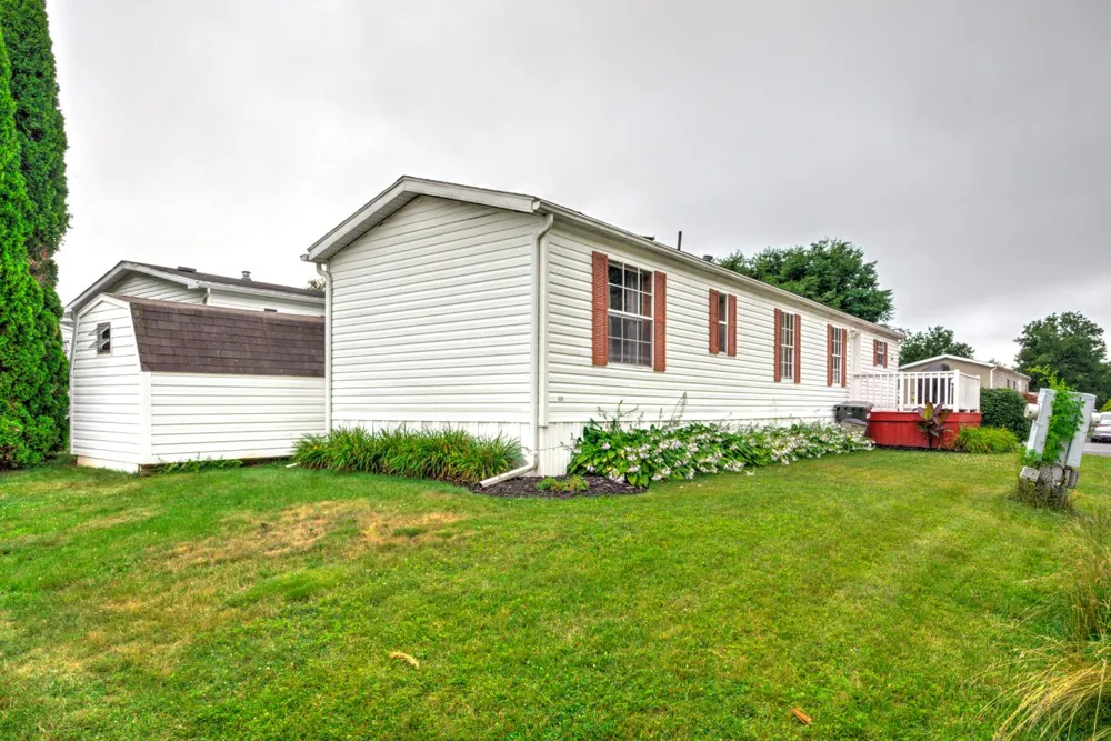 206 SADDLEFORD COURT Lancaster, PA 17603