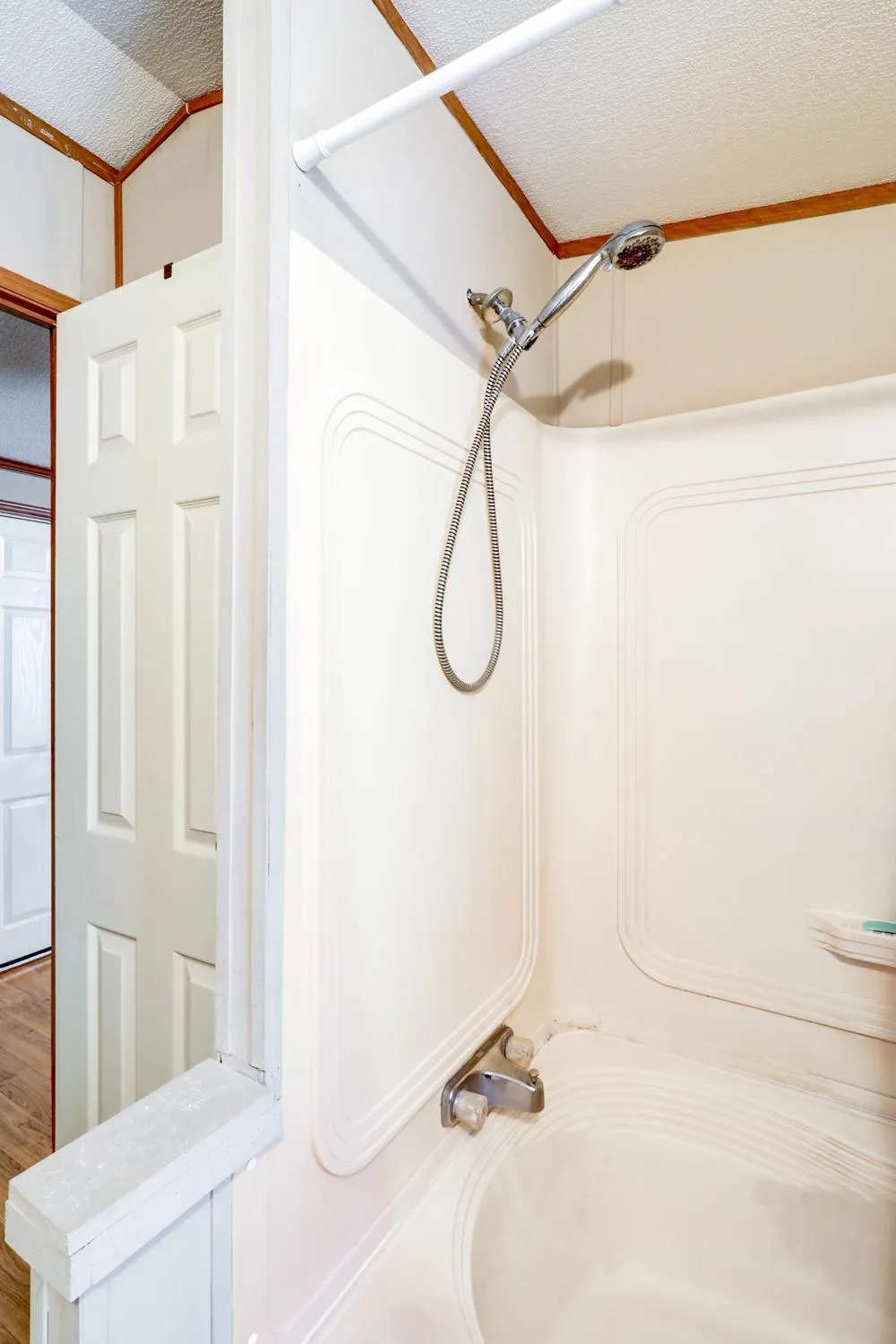 206 SADDLEFORD COURT Lancaster, PA 17603