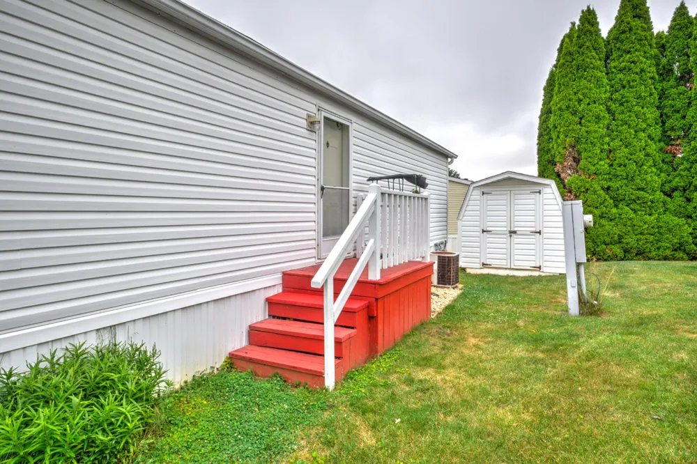 206 SADDLEFORD COURT Lancaster, PA 17603