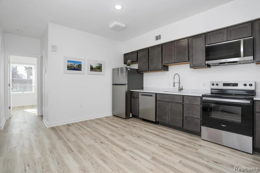 799 E Grand Boulevard #4 Detroit City, MI 48207
