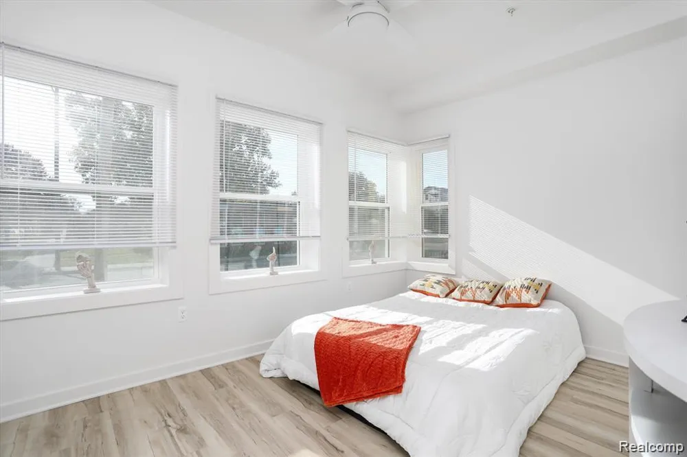 799 E Grand Boulevard #4 Detroit City, MI 48207