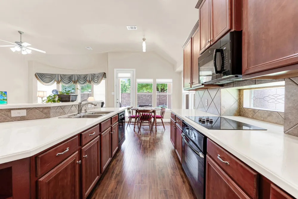5724 New Castle Drive Richardson, TX 75082