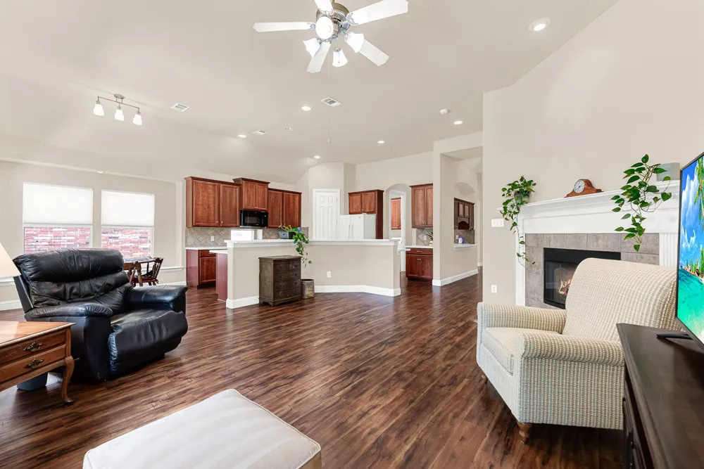 5724 New Castle Drive Richardson, TX 75082