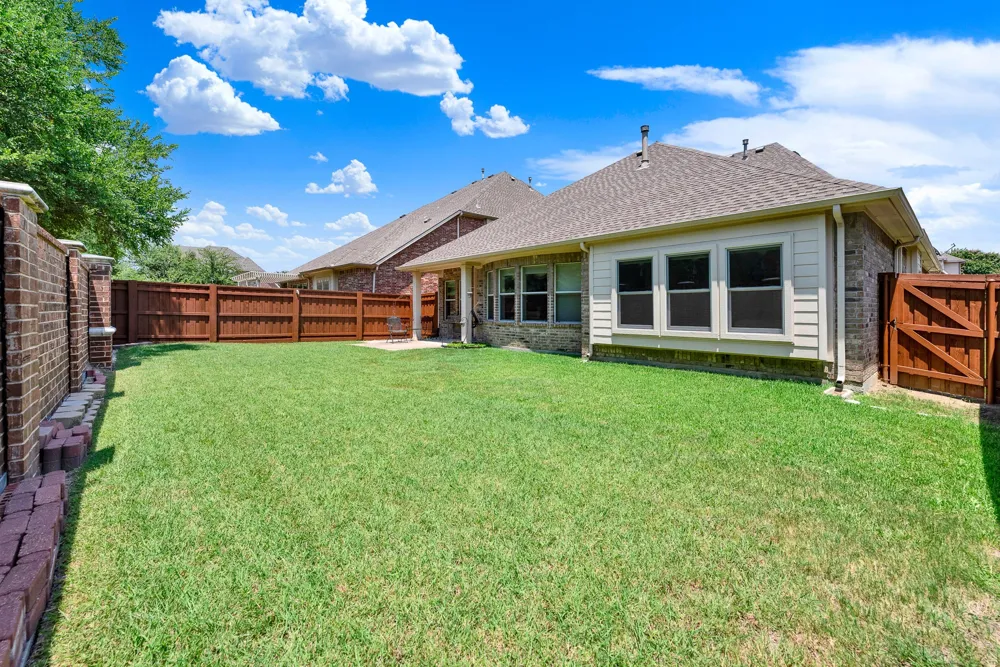 5724 New Castle Drive Richardson, TX 75082