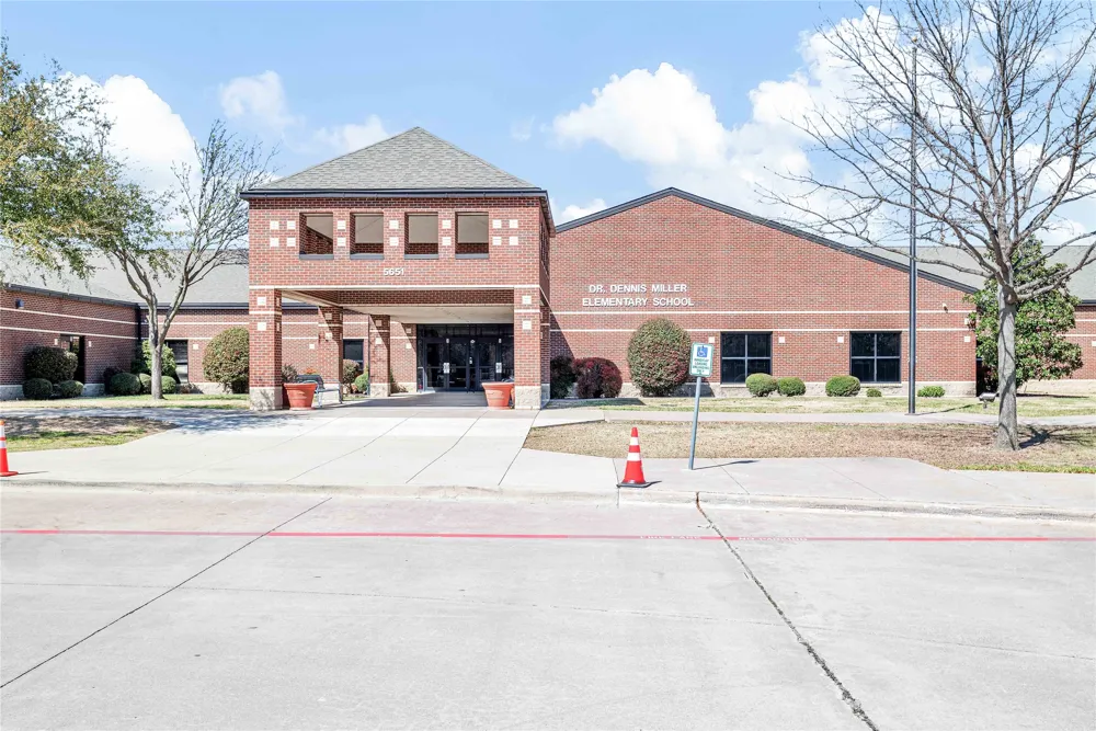 5724 New Castle Drive Richardson, TX 75082