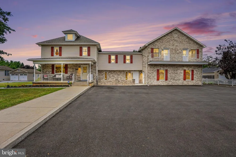 924 W TRINDLE ROAD Mechanicsburg, PA 17055