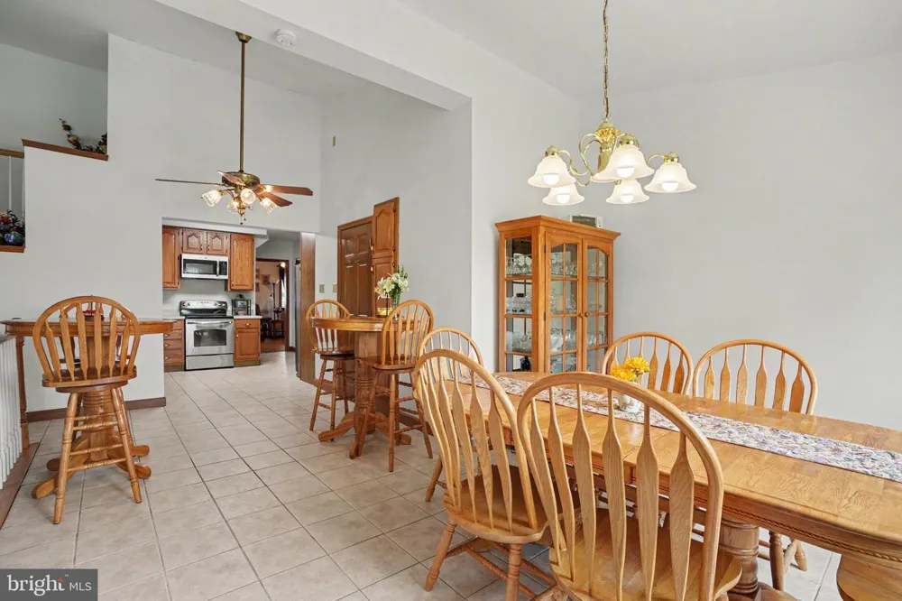 924 W TRINDLE ROAD Mechanicsburg, PA 17055