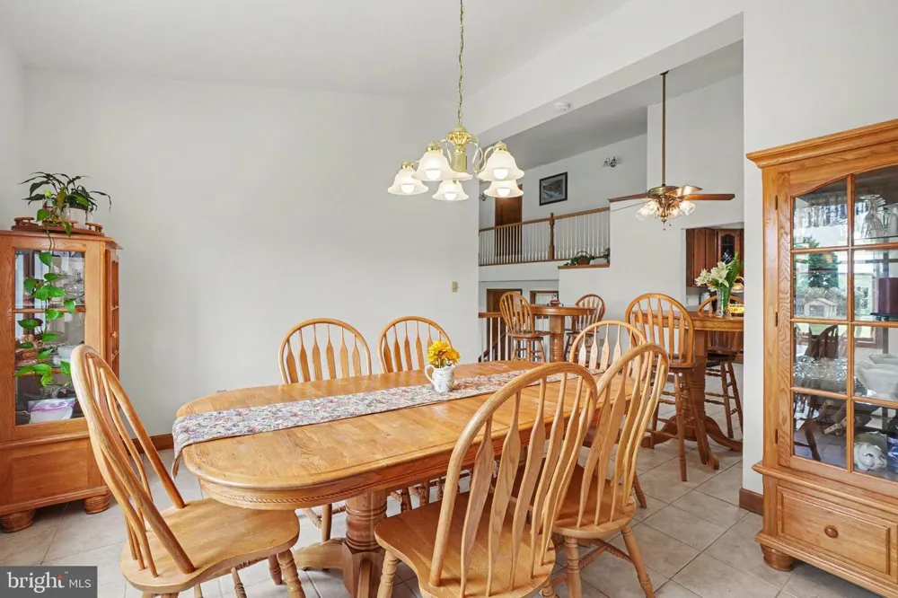 924 W TRINDLE ROAD Mechanicsburg, PA 17055