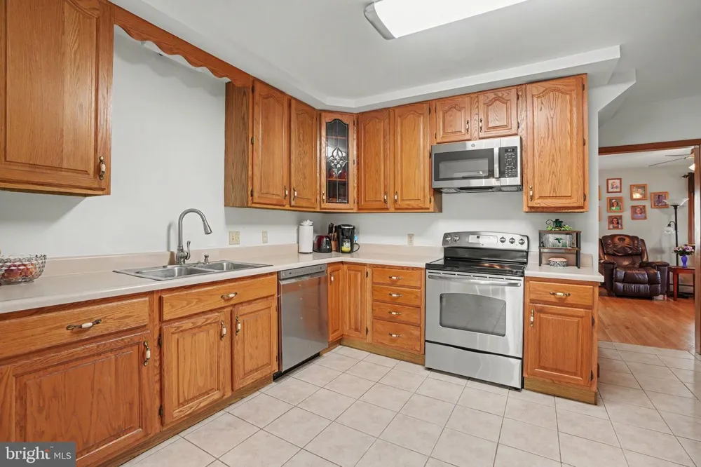 924 W TRINDLE ROAD Mechanicsburg, PA 17055