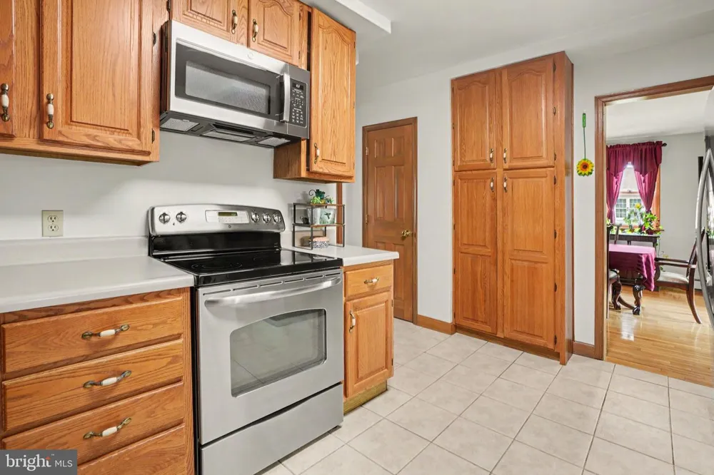 924 W TRINDLE ROAD Mechanicsburg, PA 17055