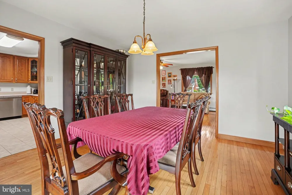 924 W TRINDLE ROAD Mechanicsburg, PA 17055