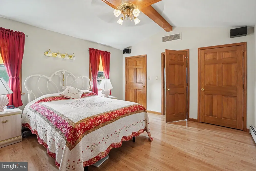 924 W TRINDLE ROAD Mechanicsburg, PA 17055
