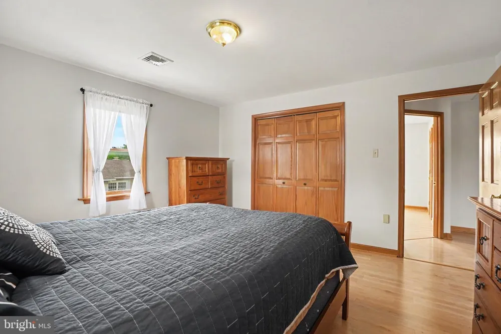 924 W TRINDLE ROAD Mechanicsburg, PA 17055
