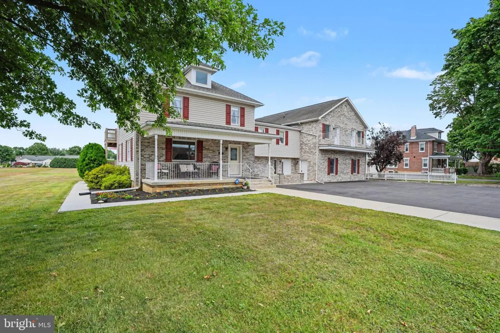 924 W TRINDLE ROAD Mechanicsburg, PA 17055