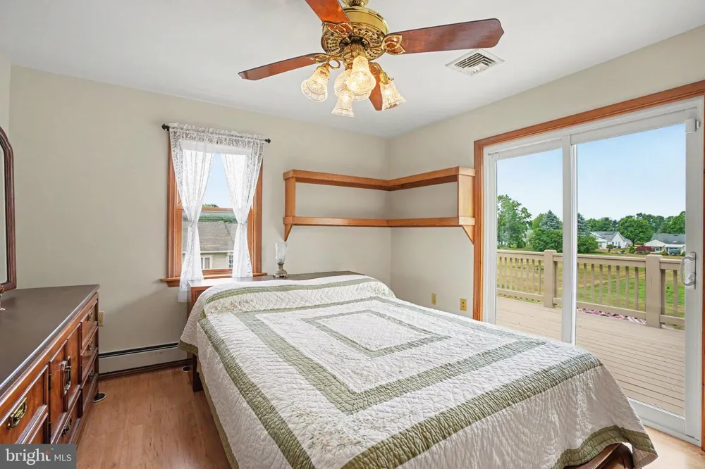 924 W TRINDLE ROAD Mechanicsburg, PA 17055