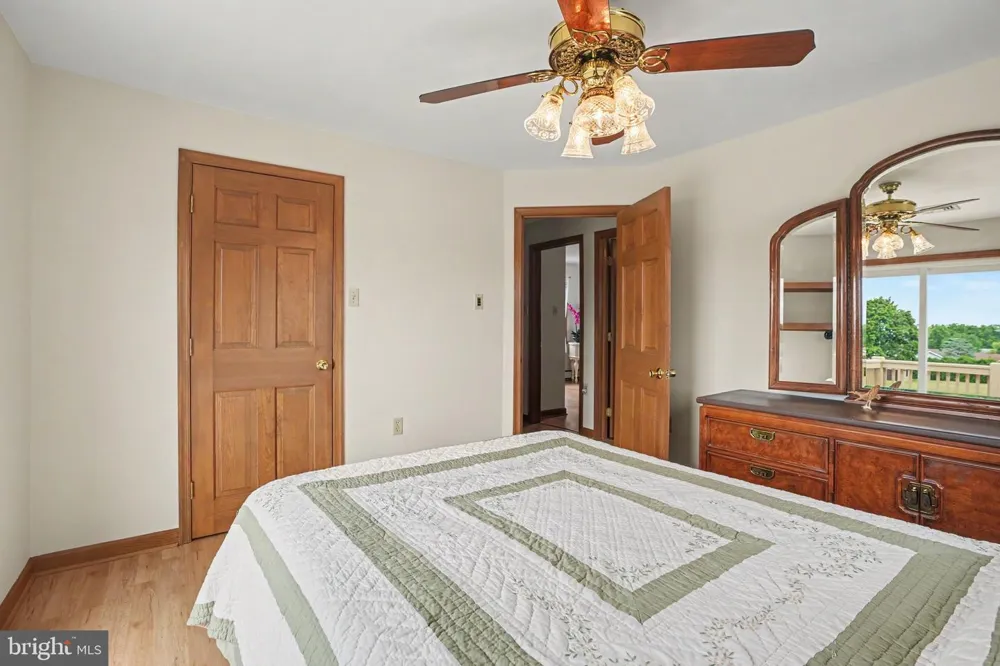 924 W TRINDLE ROAD Mechanicsburg, PA 17055