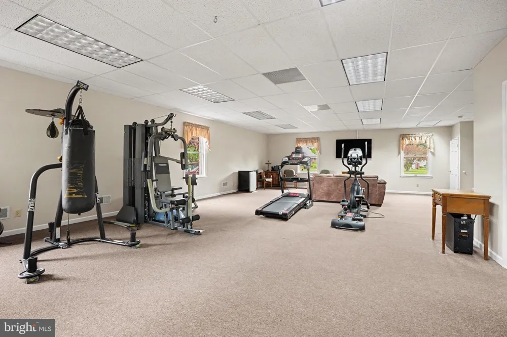 924 W TRINDLE ROAD Mechanicsburg, PA 17055