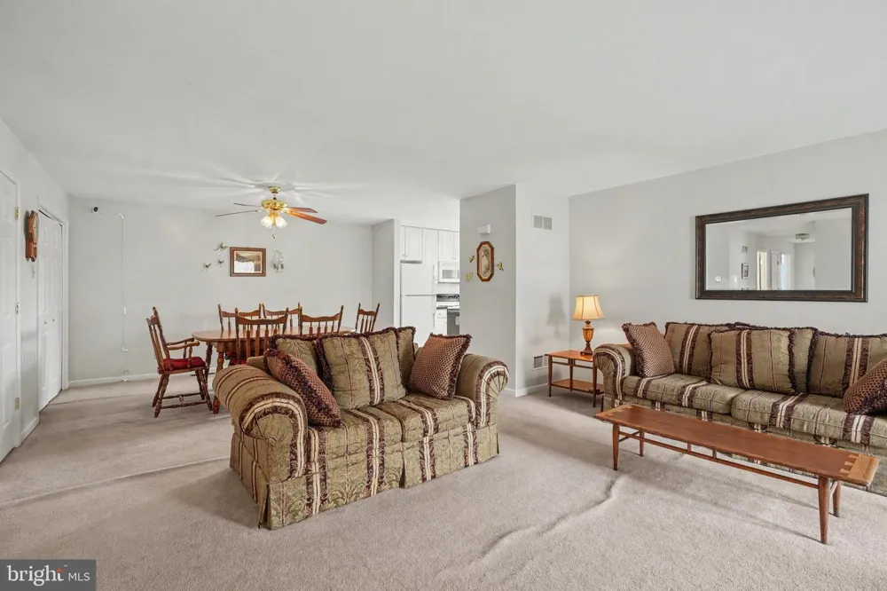 924 W TRINDLE ROAD Mechanicsburg, PA 17055