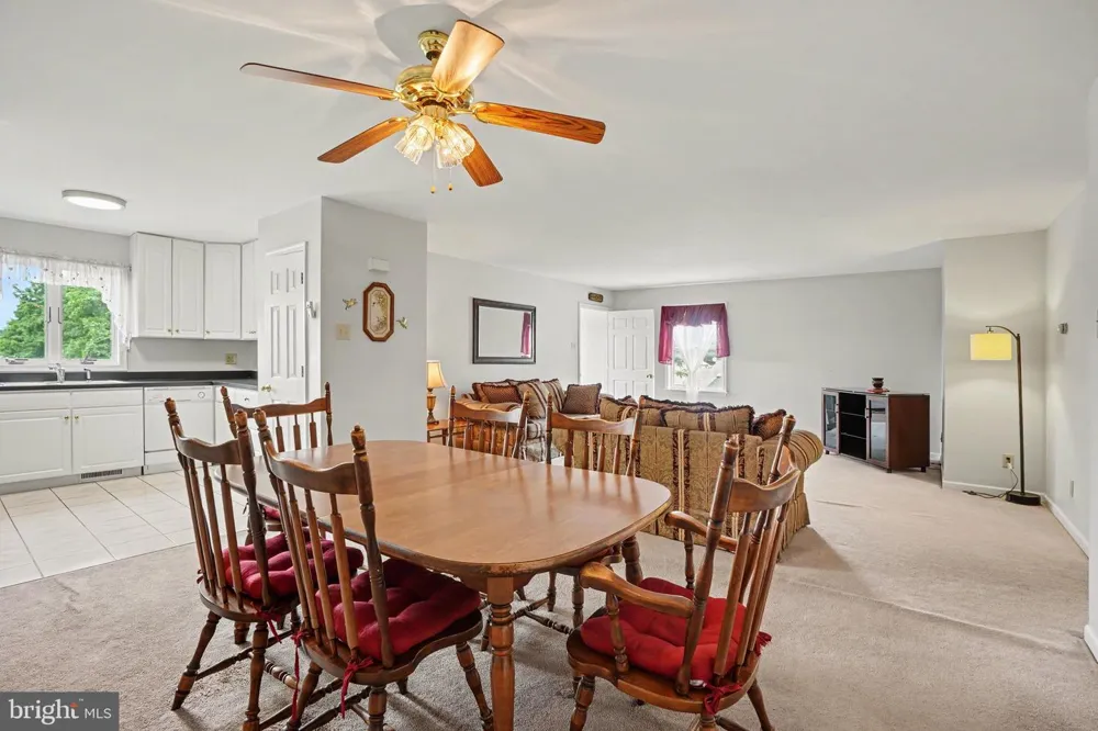 924 W TRINDLE ROAD Mechanicsburg, PA 17055