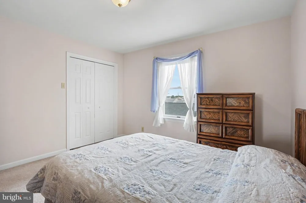 924 W TRINDLE ROAD Mechanicsburg, PA 17055