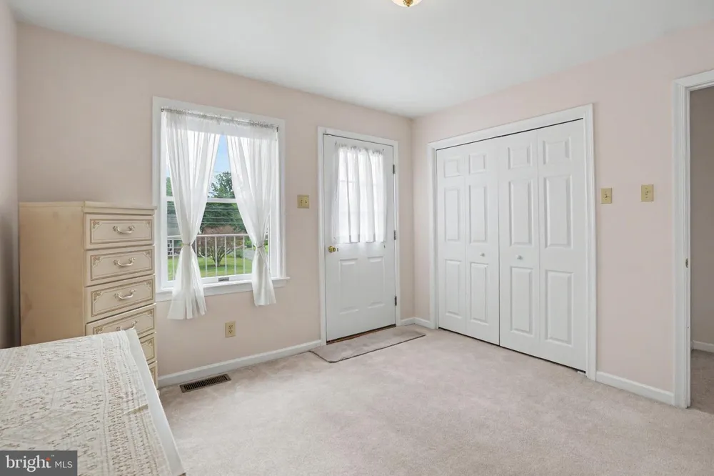 924 W TRINDLE ROAD Mechanicsburg, PA 17055
