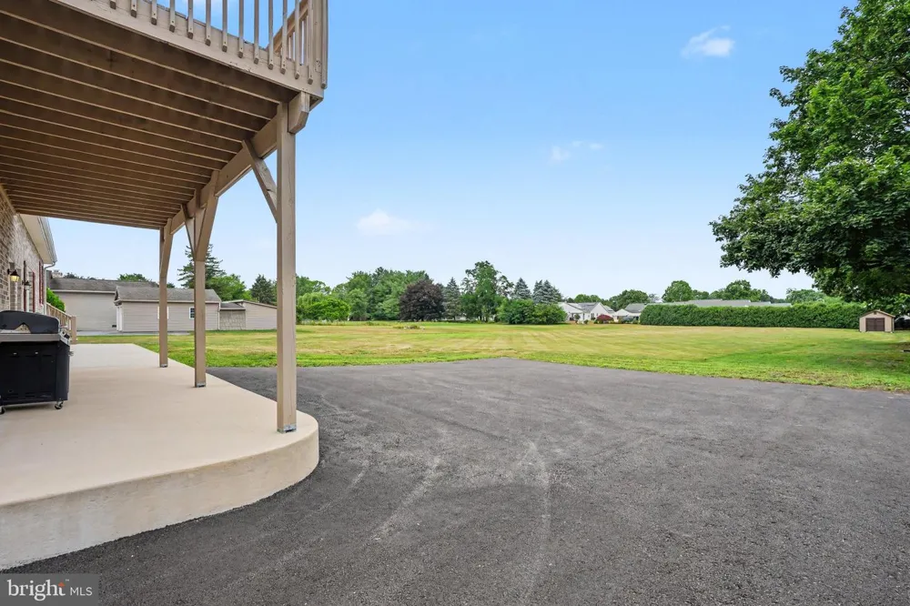 924 W TRINDLE ROAD Mechanicsburg, PA 17055