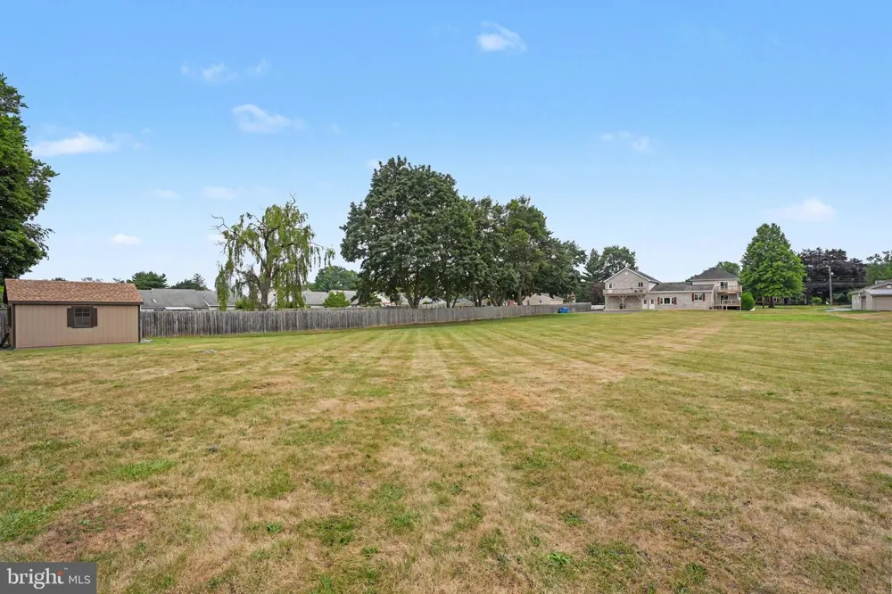 924 W TRINDLE ROAD Mechanicsburg, PA 17055