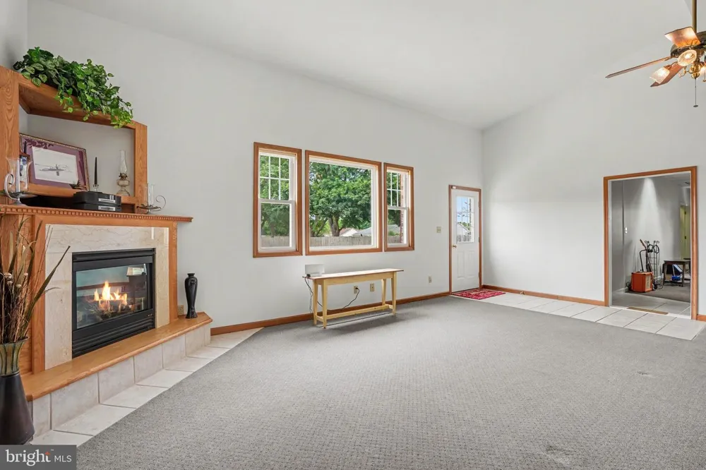 924 W TRINDLE ROAD Mechanicsburg, PA 17055