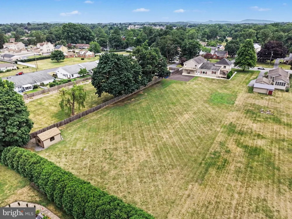 924 W TRINDLE ROAD Mechanicsburg, PA 17055
