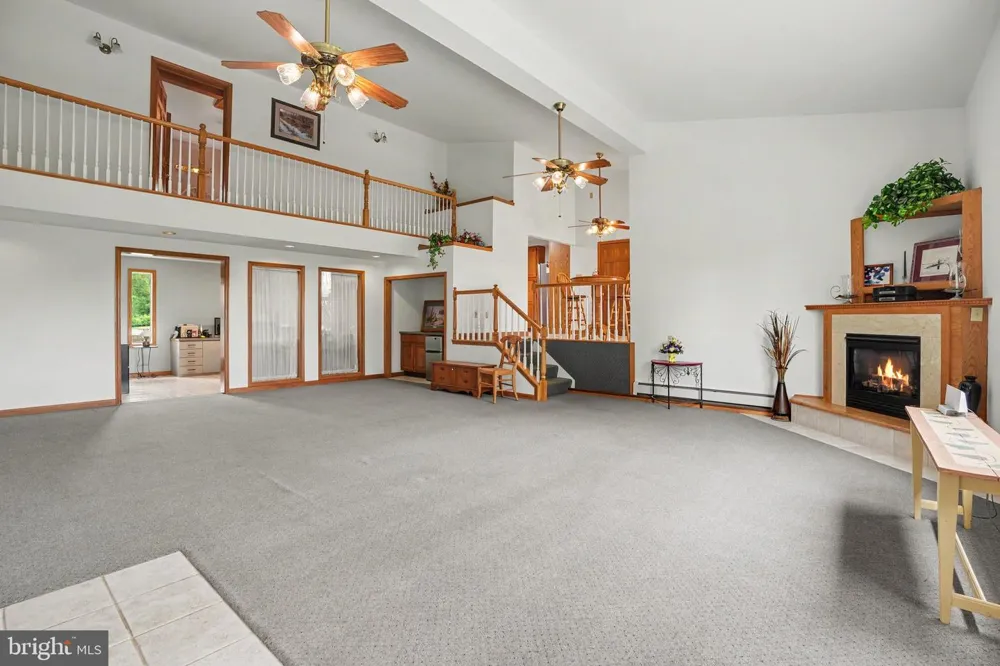 924 W TRINDLE ROAD Mechanicsburg, PA 17055