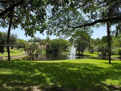 900 SW 9th Street Cir #103