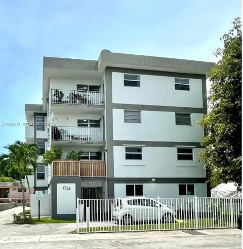 1736 SW 19th St #404