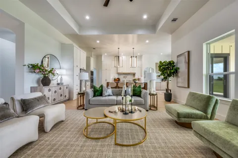 2909 Southbay Circle