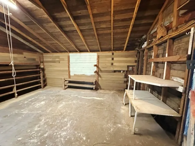 101 Baker Street Naples, TX 75568