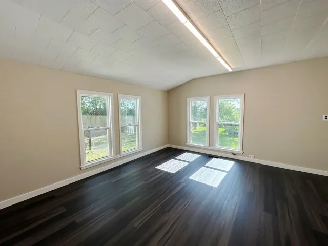 101 Baker Street Naples, TX 75568