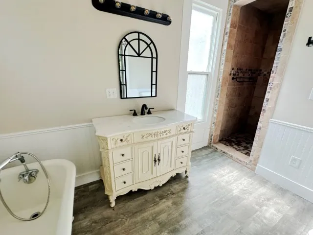 101 Baker Street Naples, TX 75568