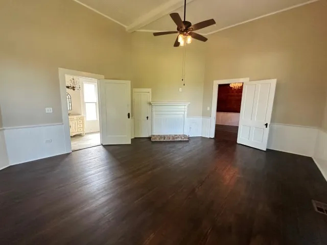 101 Baker Street Naples, TX 75568