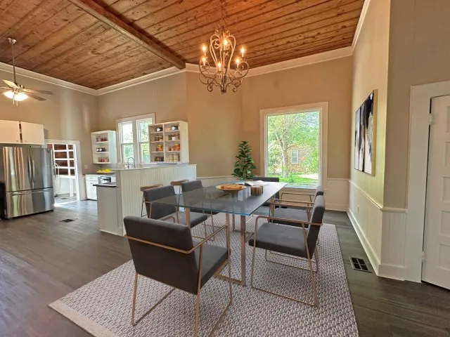 101 Baker Street Naples, TX 75568